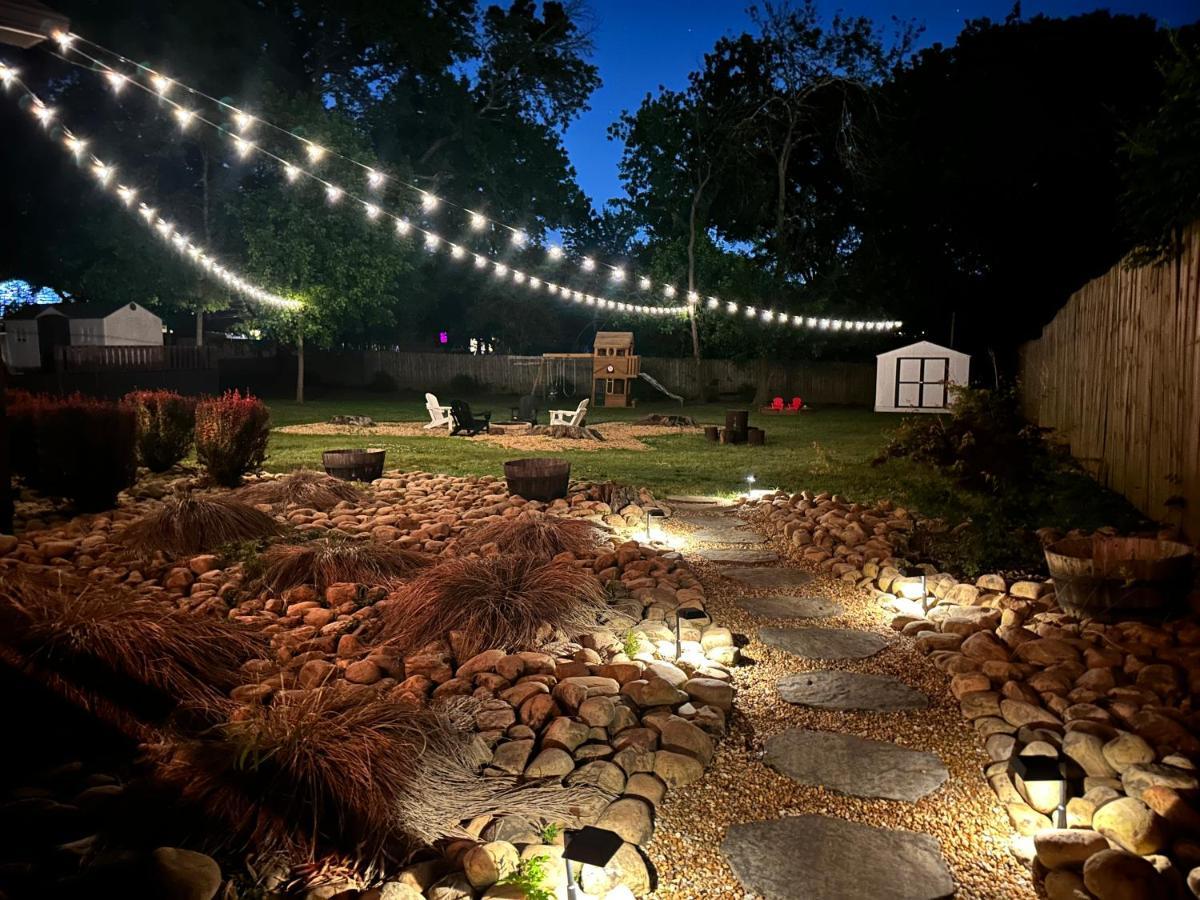 Cozy Family-friendly W/ Fenced-in Backyard *