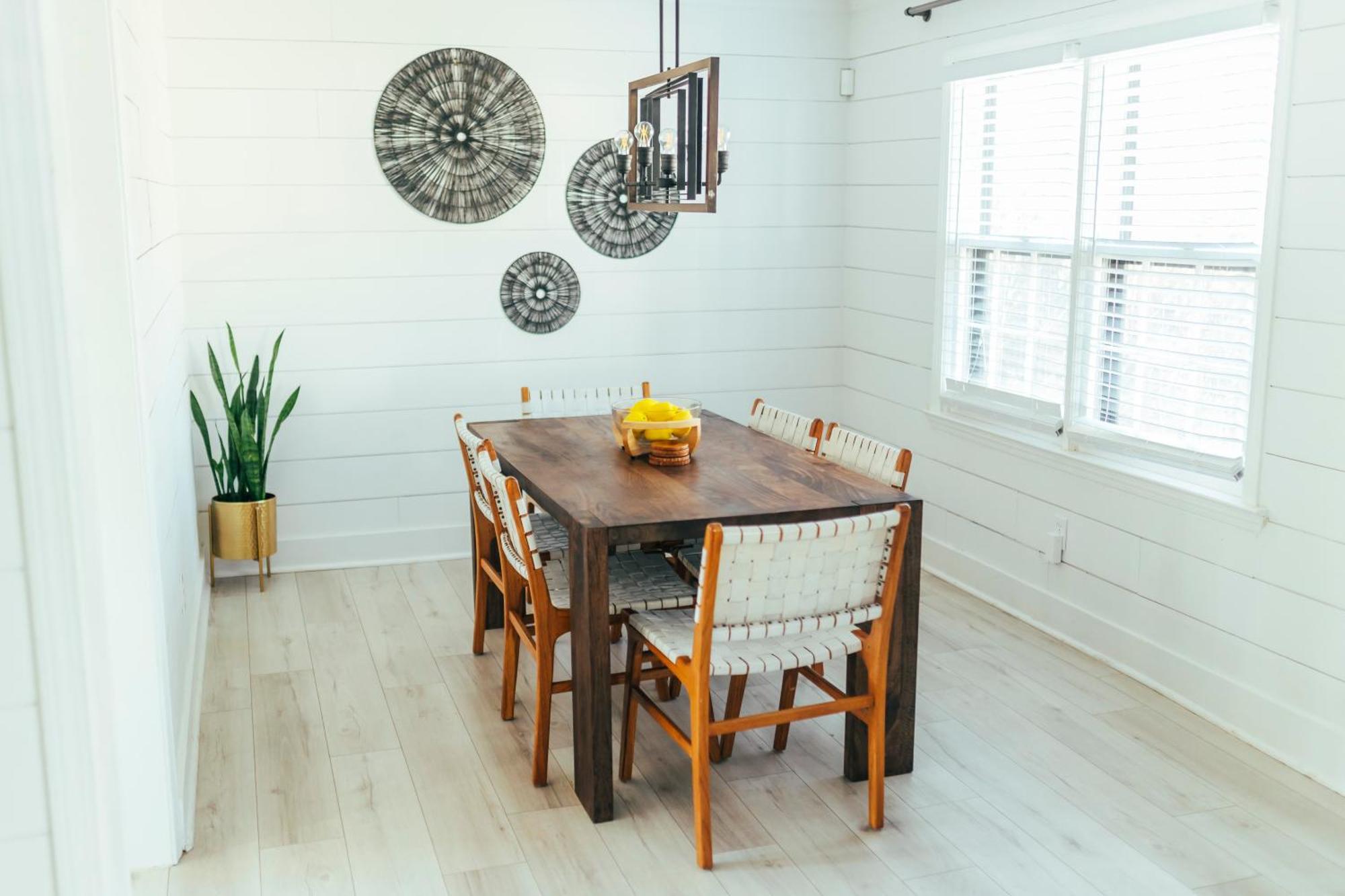 Holiday home Cozy Family-friendly W/ Fenced-in Backyard *