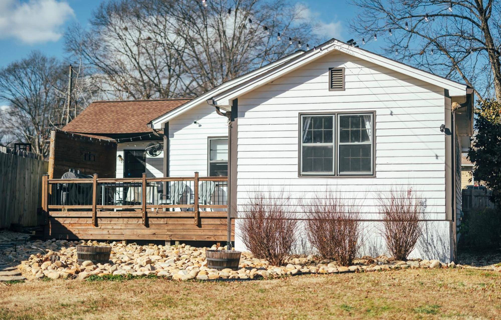 Cozy Family-friendly W/ Fenced-in Backyard