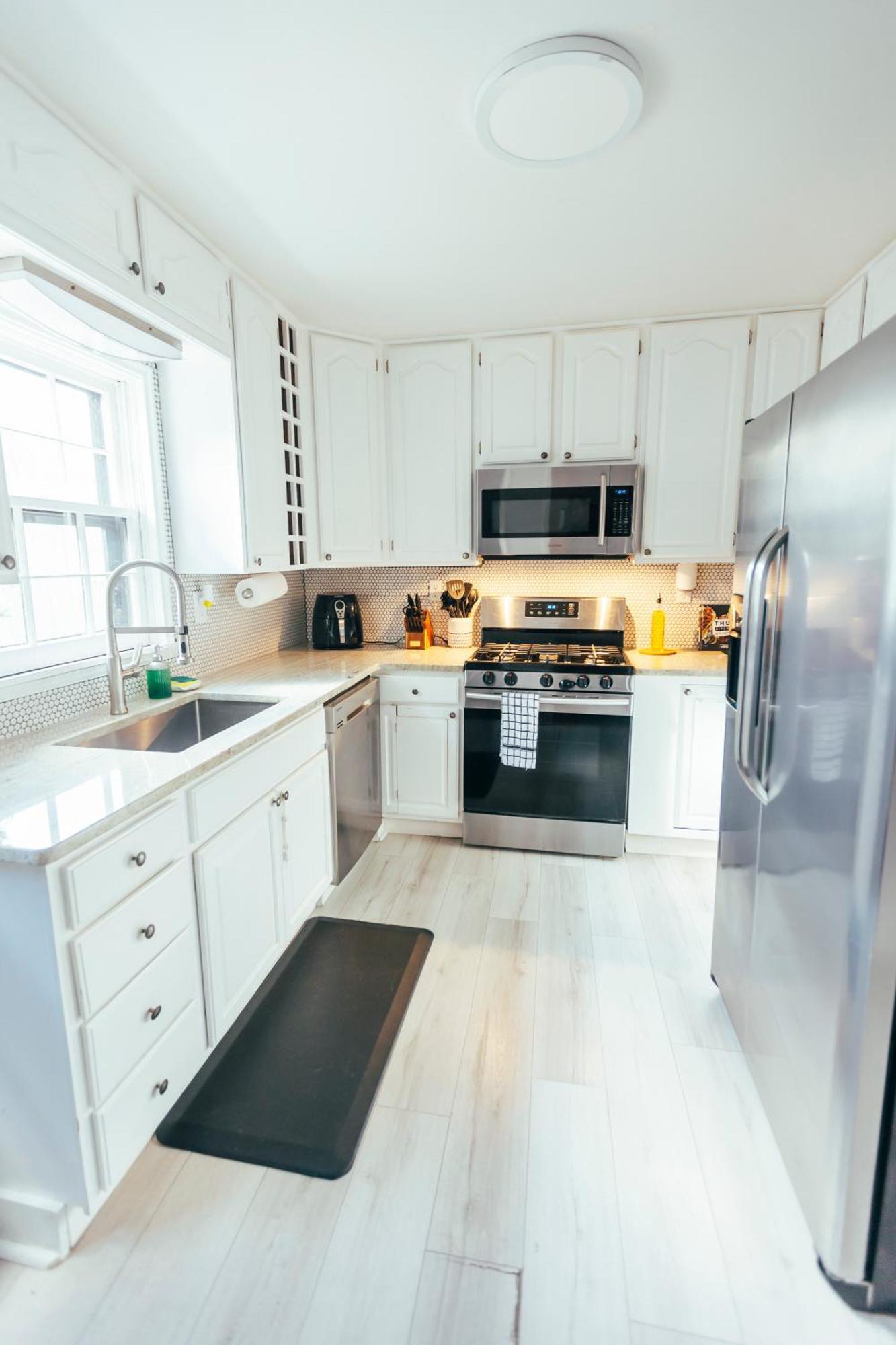 Cozy Family-friendly W/ Fenced-in Backyard Holiday home *